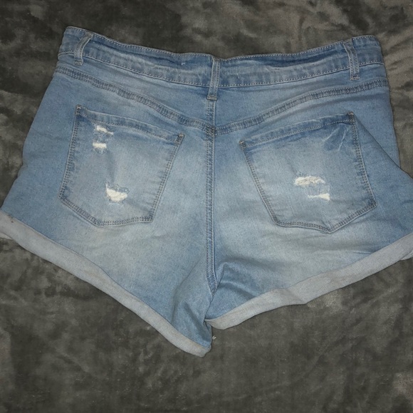 Jean shorts - Picture 2 of 3